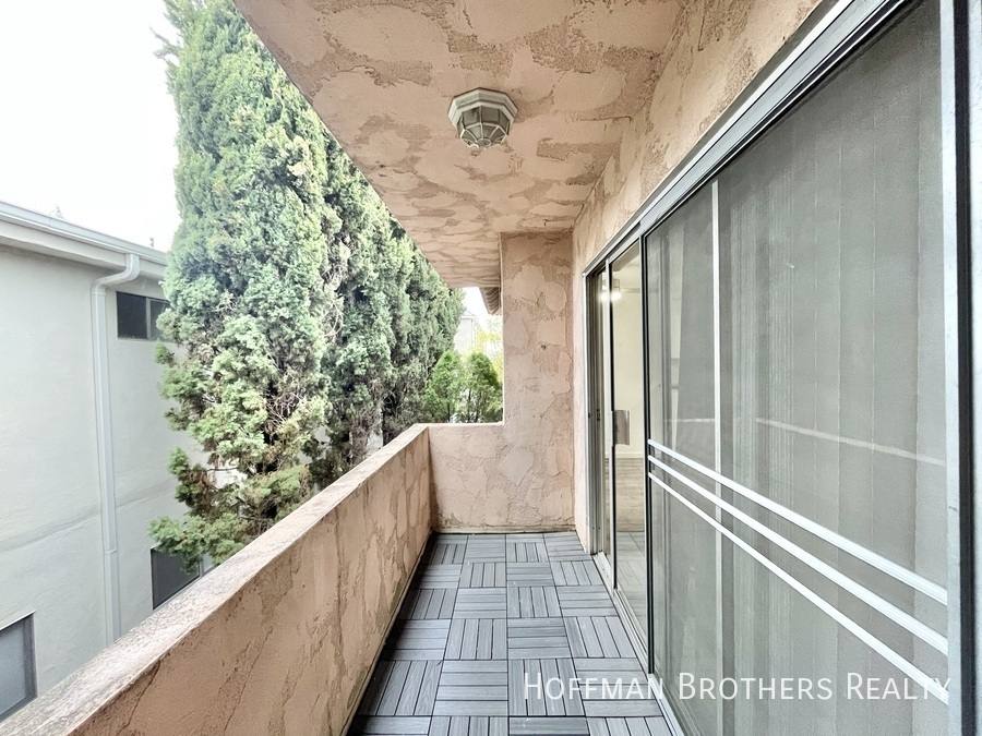 Apartment for rent at 12029 Goshen Ave #4, Los Angeles, CA 90049