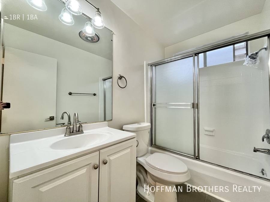 Apartment for rent at 12029 Goshen Ave #4, Los Angeles, CA 90049
