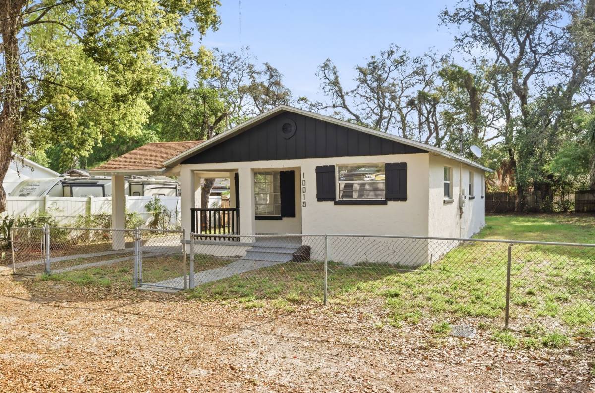 House for rent at 10019 N Jasmine Ave, Tampa, FL 33612