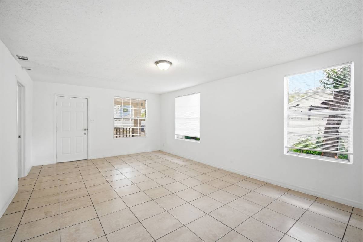 House for rent at 10019 N Jasmine Ave, Tampa, FL 33612