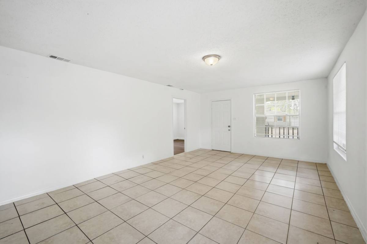 House for rent at 10019 N Jasmine Ave, Tampa, FL 33612