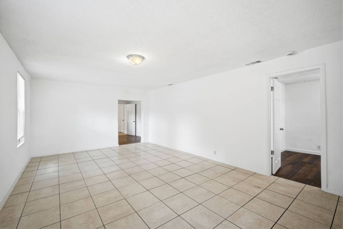 House for rent at 10019 N Jasmine Ave, Tampa, FL 33612
