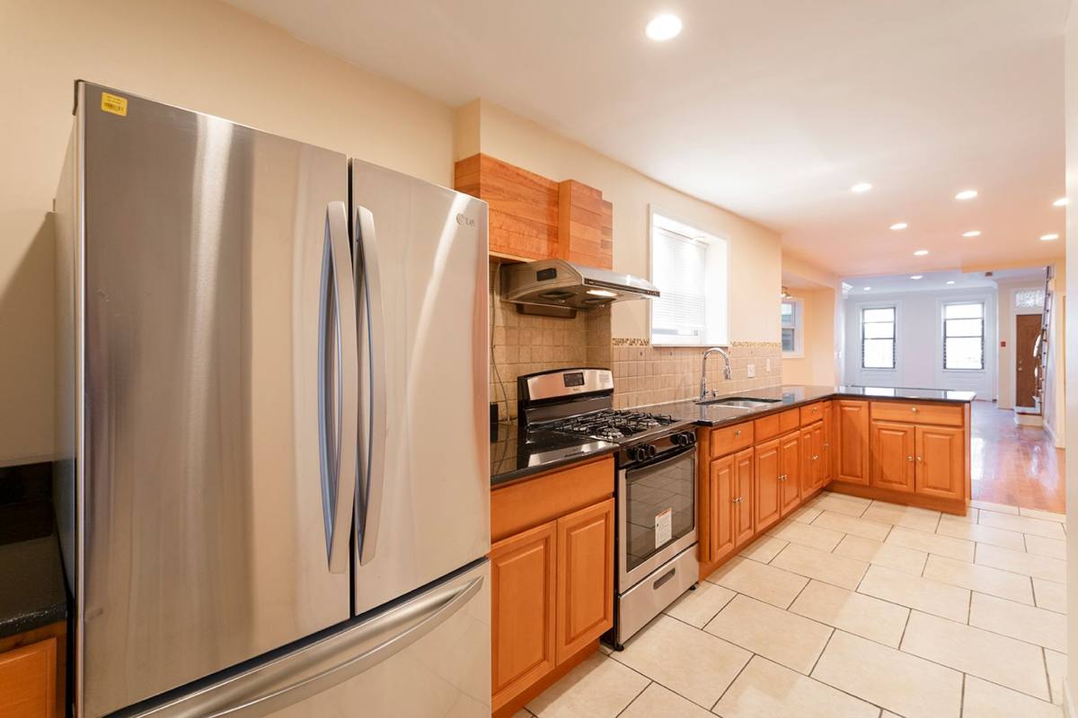 House for rent at 1532 Christian St, Philadelphia, PA 19146