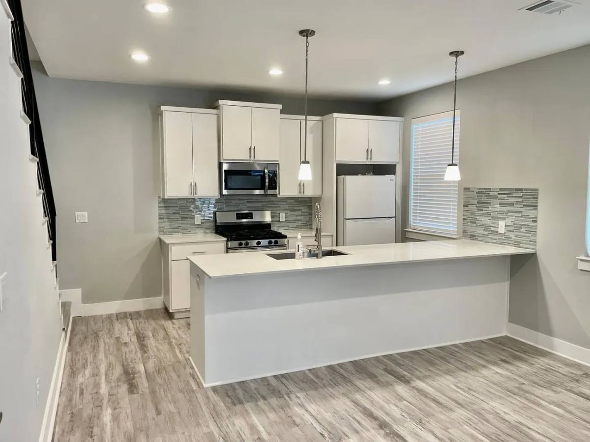 Condo for rent at 6713 Porter St, Austin, TX 78741