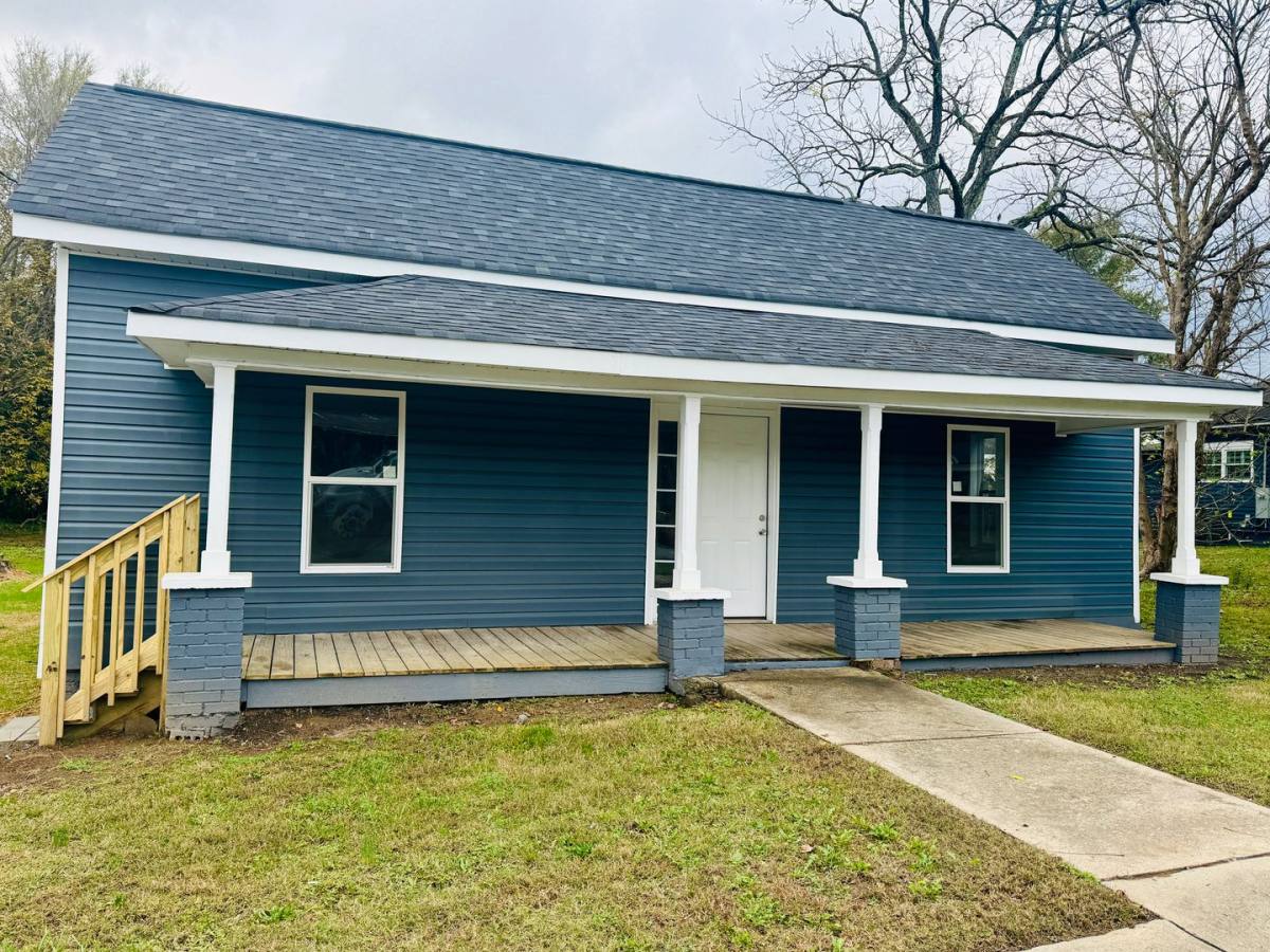 House for rent at 508 Elm Ave, Mount Holly, NC 28120