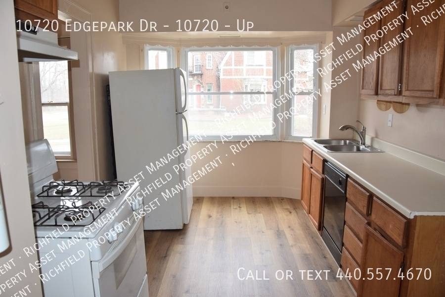 Apartment for rent at 10720 Edgepark Dr #UP, Cleveland, OH 44125