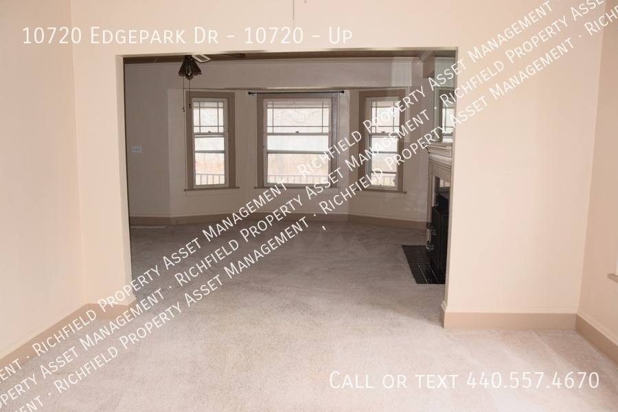 Apartment for rent at 10720 Edgepark Dr #UP, Cleveland, OH 44125