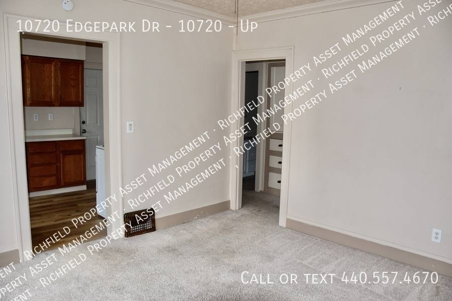Apartment for rent at 10720 Edgepark Dr #UP, Cleveland, OH 44125