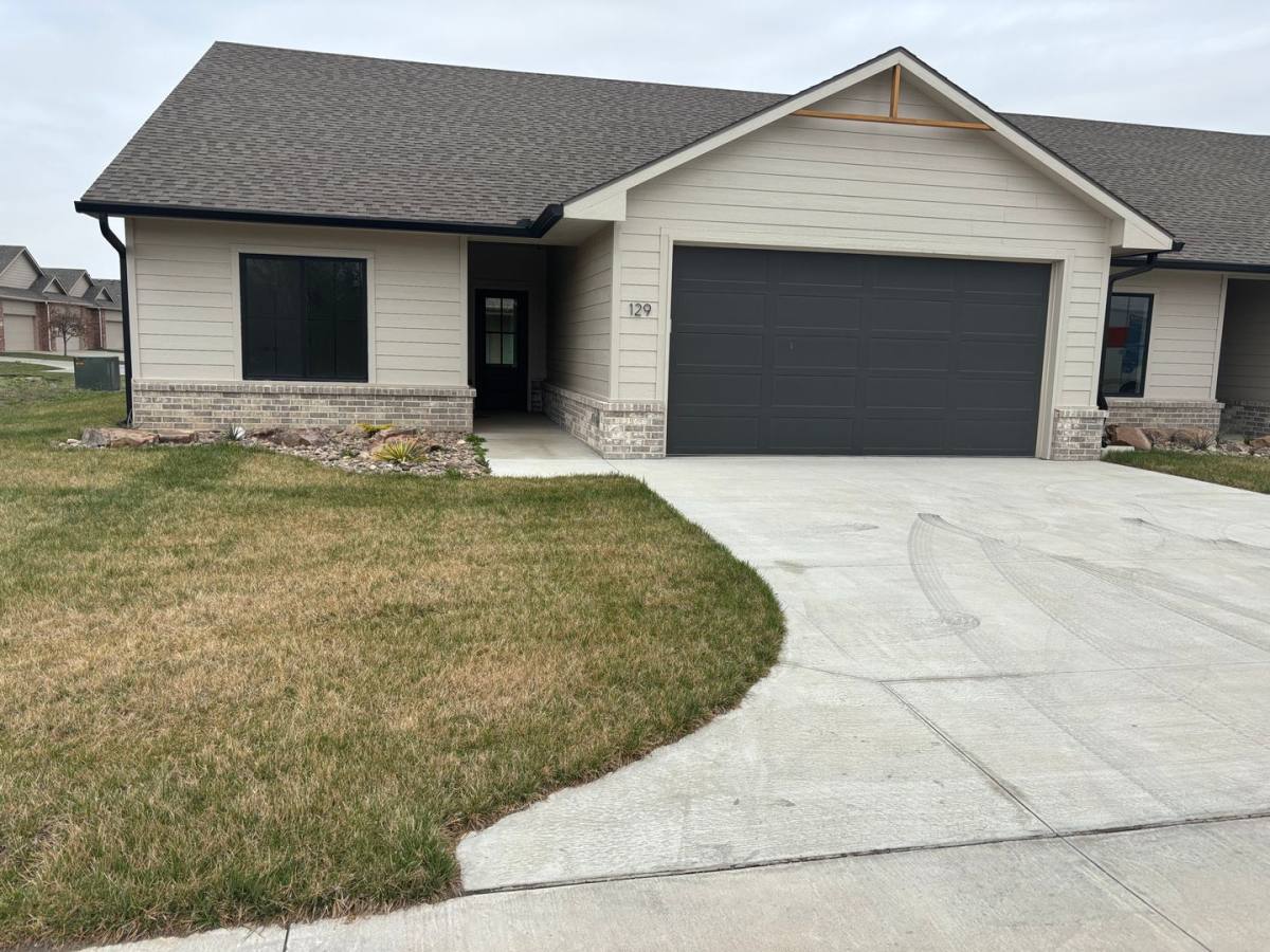 Apartment for rent at 123 125 127 129 N Sheridan Ave, Valley Center, KS 67147