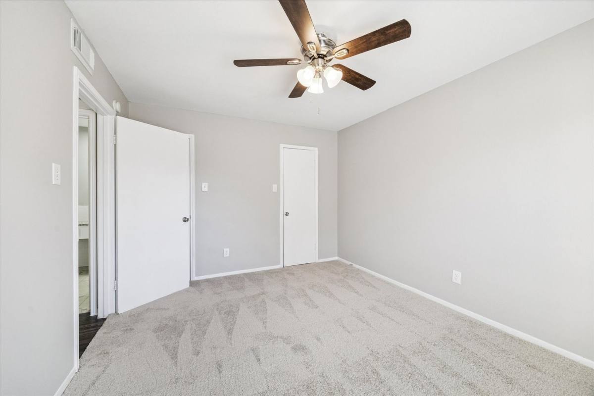 Apartment for rent at 201 Emerson St, Houston, TX 77006