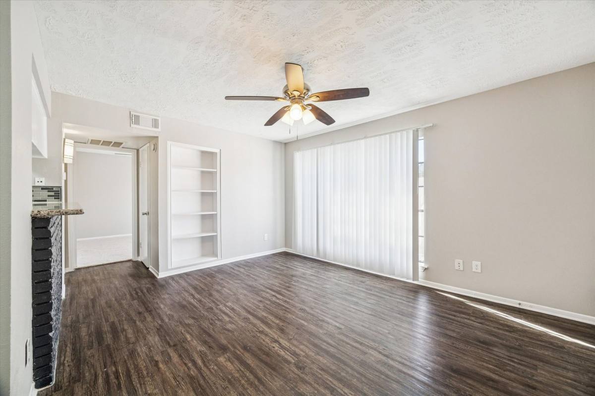 Apartment for rent at 201 Emerson St, Houston, TX 77006