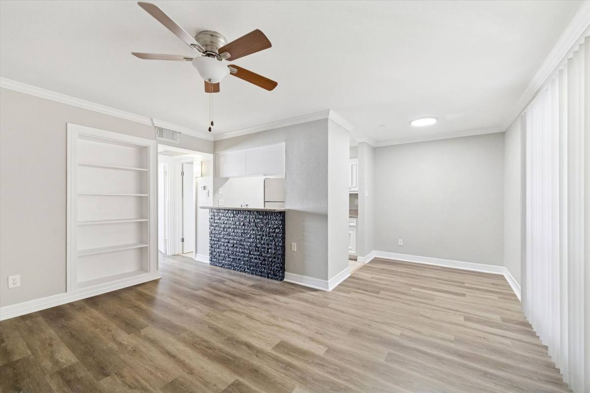 Apartment for rent at Emerson Street, 201 Emerson St, Houston, TX 77006
