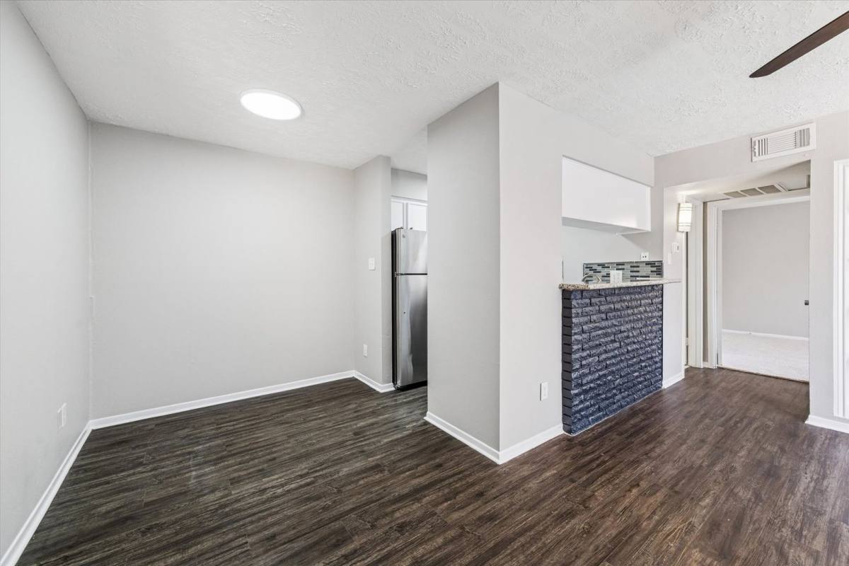 Apartment for rent at 201 Emerson St, Houston, TX 77006