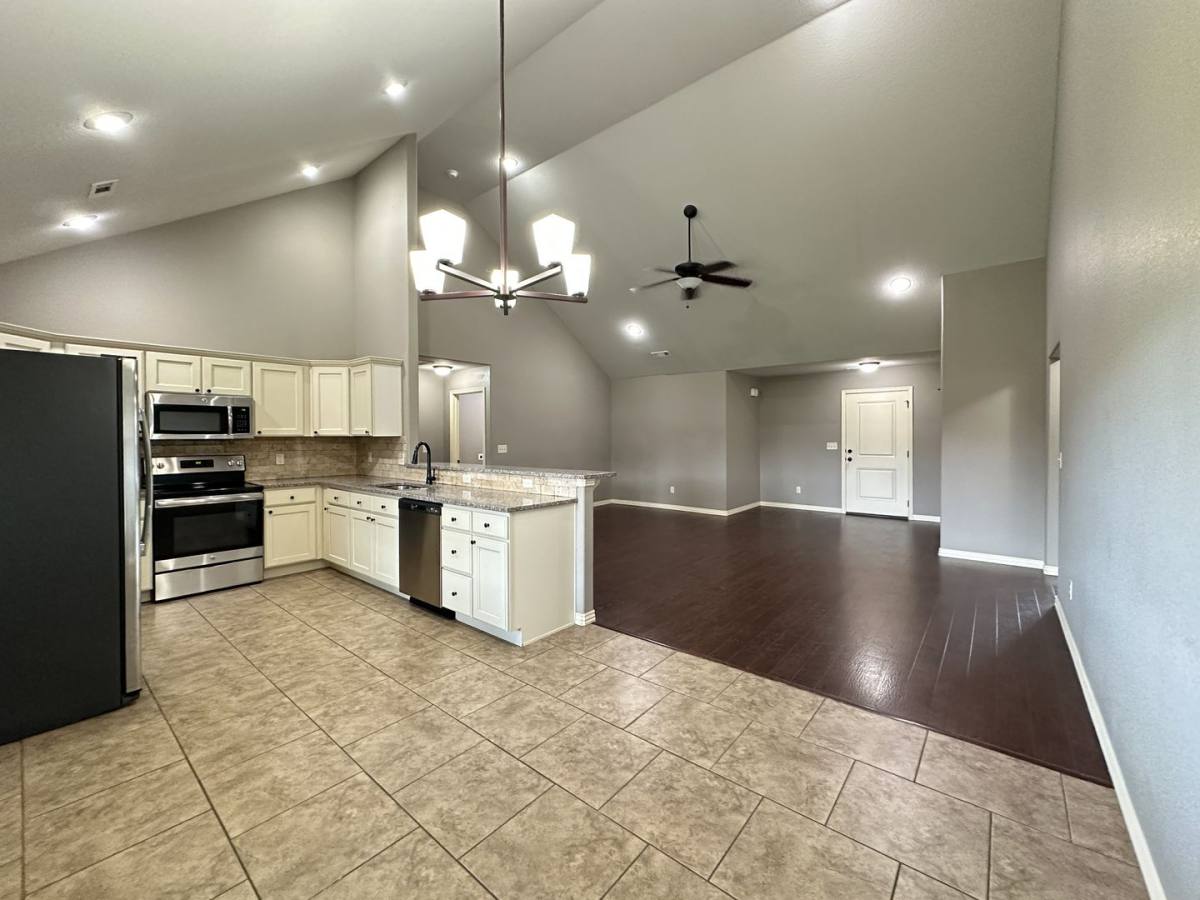 House for rent at 1923 Price Ave, Lowell, AR 72745