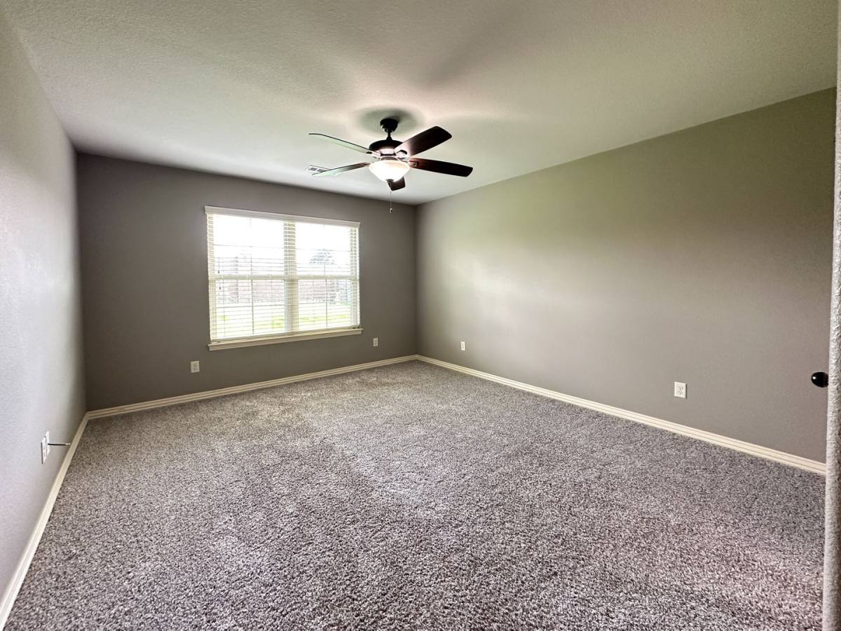 House for rent at 1923 Price Ave, Lowell, AR 72745