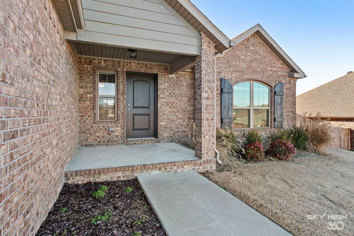 House for rent at 1923 Price Ave, Lowell, AR 72745