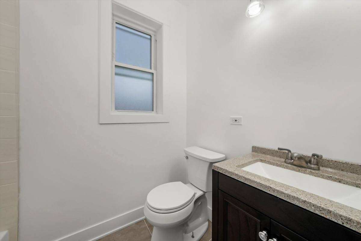 Apartment for rent at 2021 W 47th St, Chicago, IL 60609