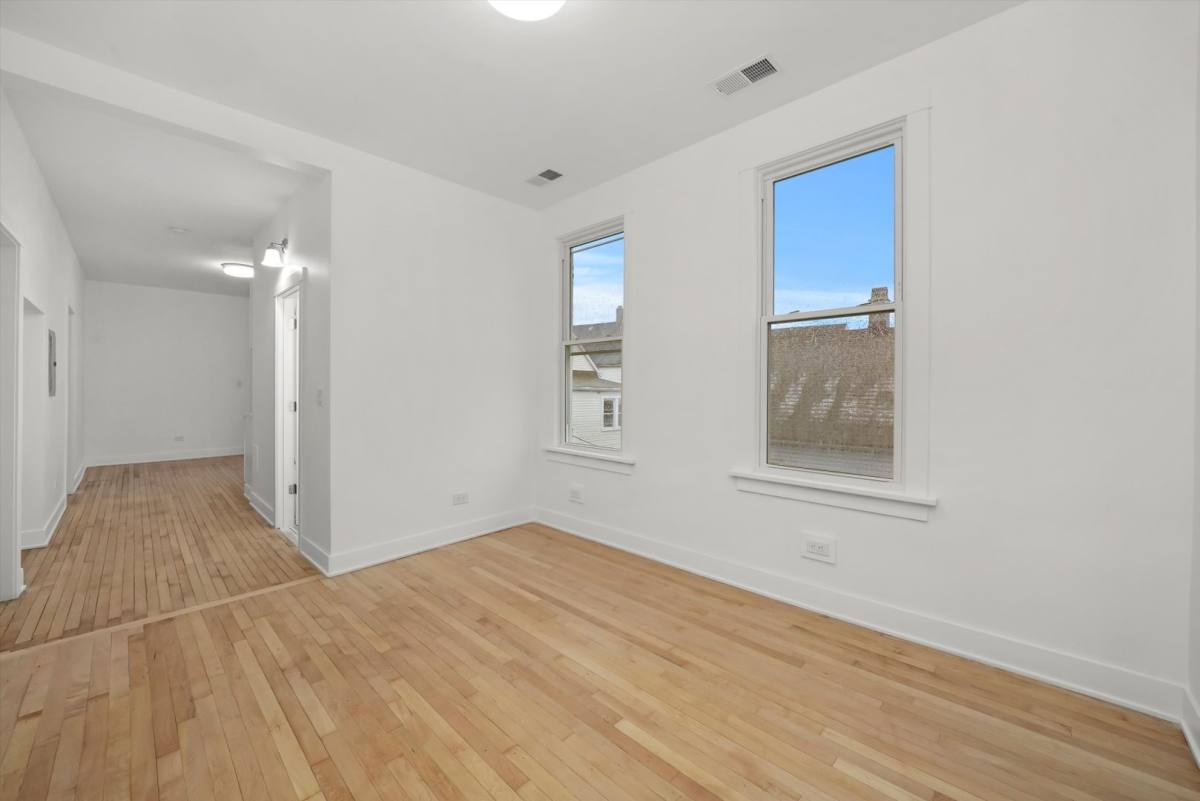 Apartment for rent at 2021 W 47th St, Chicago, IL 60609