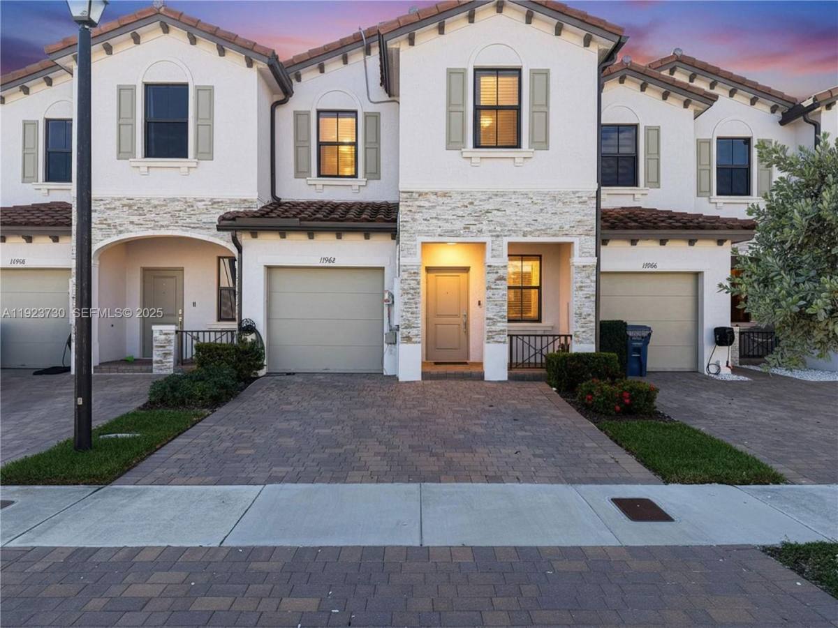Townhouse for rent at 11962 SW 247th Terrace, Homestead, FL 33032
