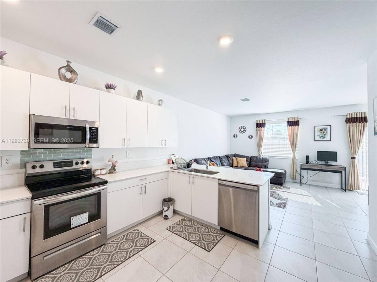 Townhouse for rent at 11962 SW 247th Terrace, Homestead, FL 33032