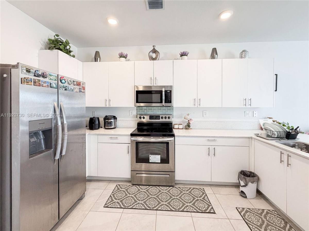 Townhouse for rent at 11962 SW 247th Terrace, Homestead, FL 33032