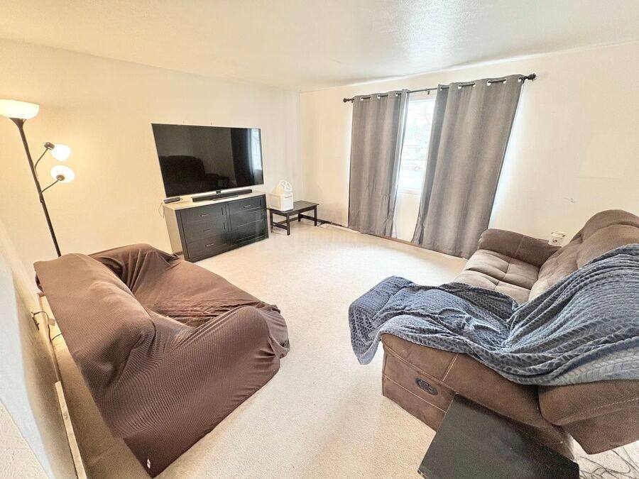 House for rent at 650 S Oswego St, Aurora, CO 80012