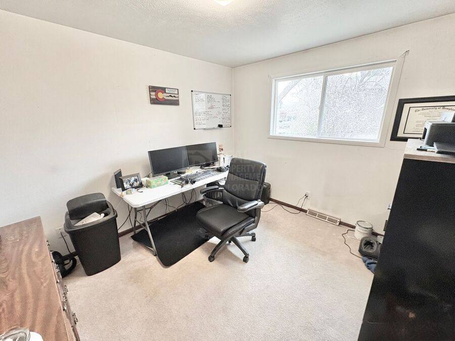 House for rent at 650 S Oswego St, Aurora, CO 80012