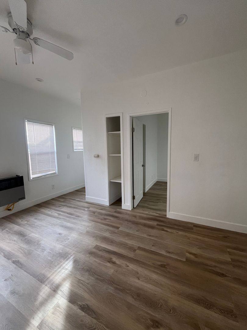Apartment for rent at 935 Alamitos Ave, Long Beach, CA 90806