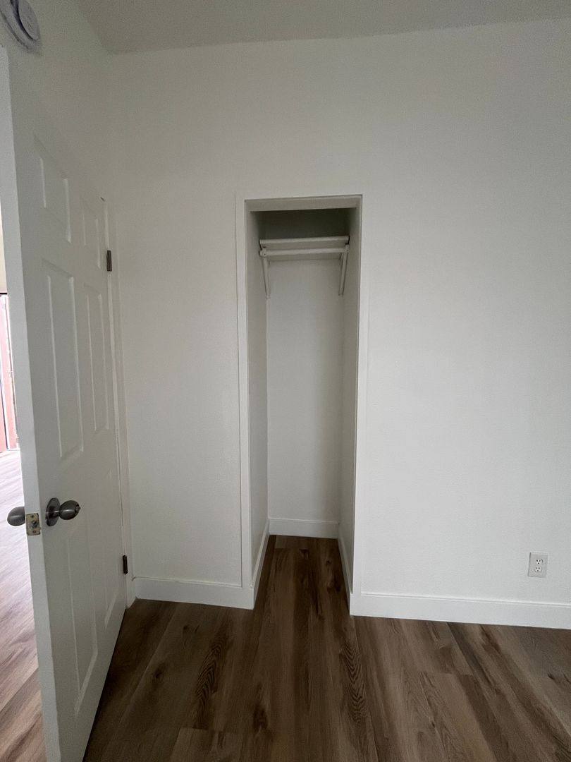 Apartment for rent at 935 Alamitos Ave, Long Beach, CA 90806