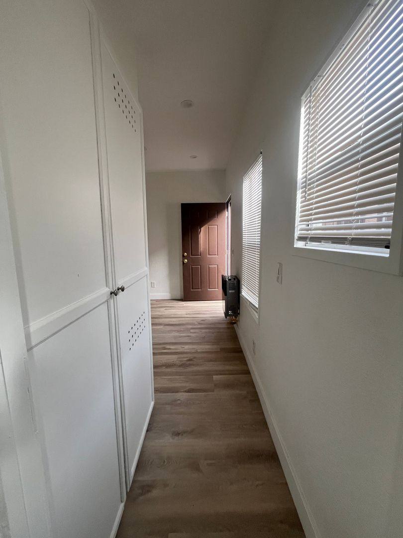 Apartment for rent at 935 Alamitos Ave, Long Beach, CA 90806