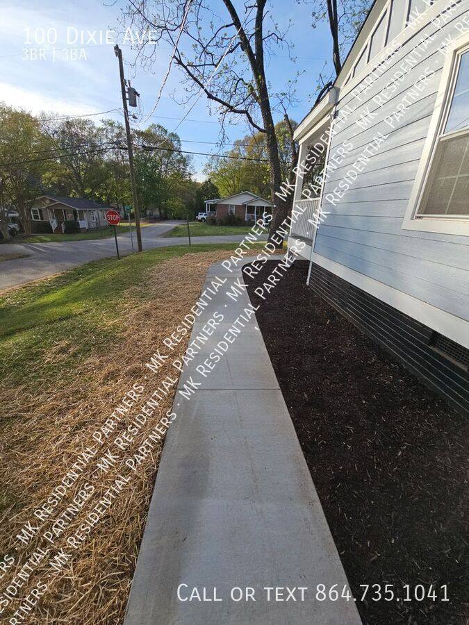 House for rent at 100 Dixie Ave, Greenville, SC 29607