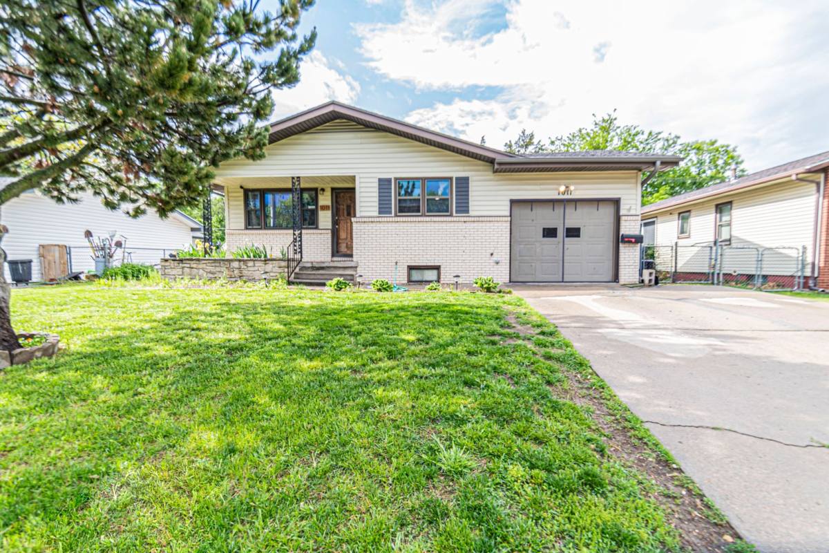 Apartment for rent at 1011 Skyline Dr, Junction City, KS 66441