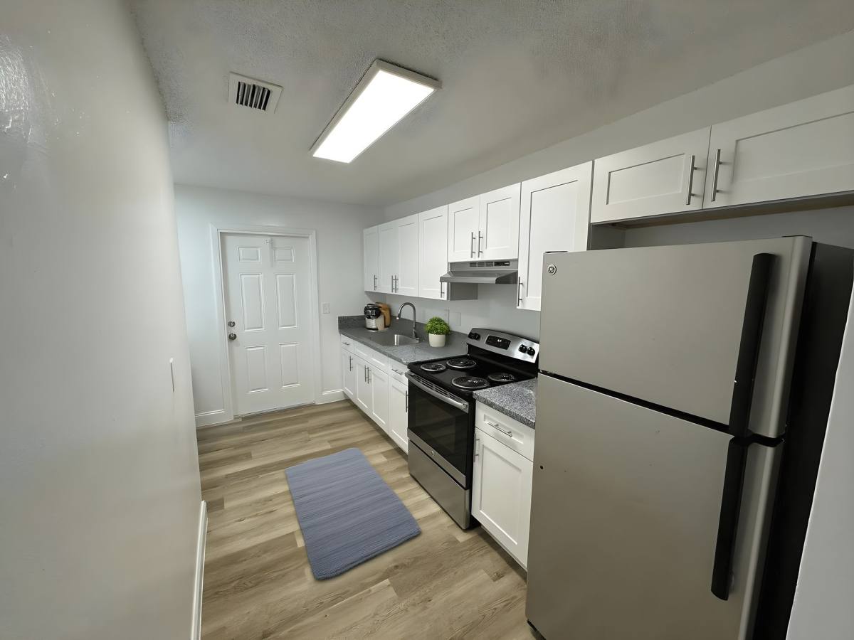 Apartment for rent at 5280 Stacy St, West Palm Beach, FL 33417