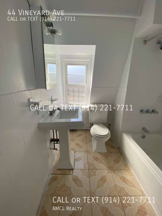 Apartment for rent at 44 Vineyard Ave, Yonkers, NY 10703