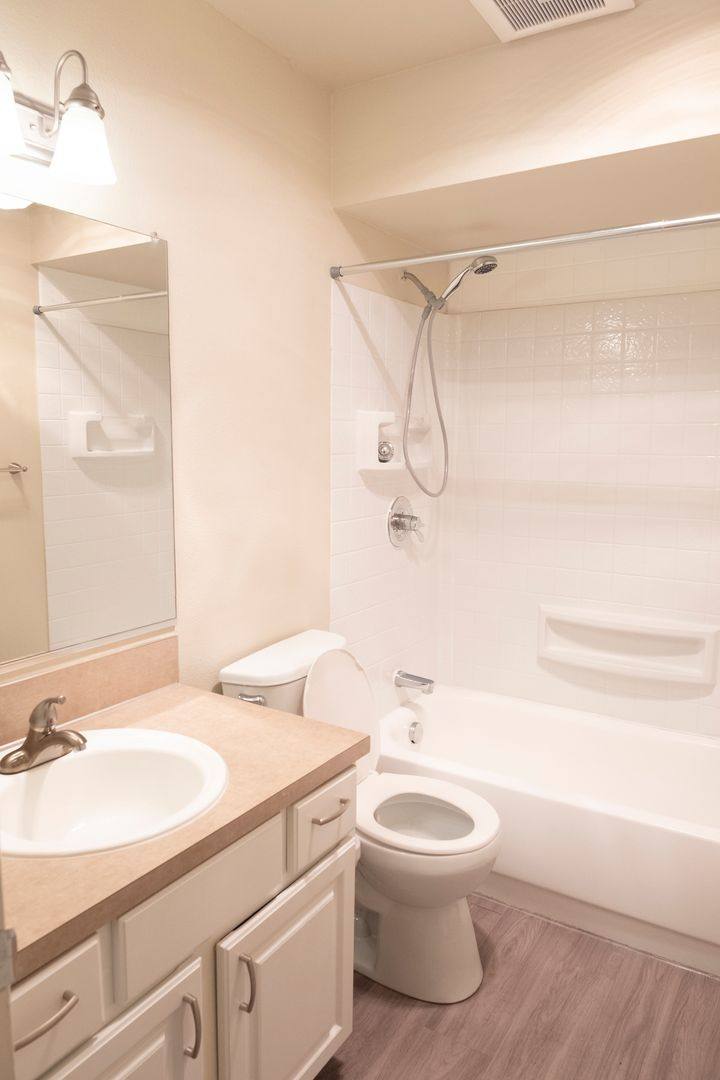 Apartment for rent at 1911 NE Schuyler, Portland, OR 97212