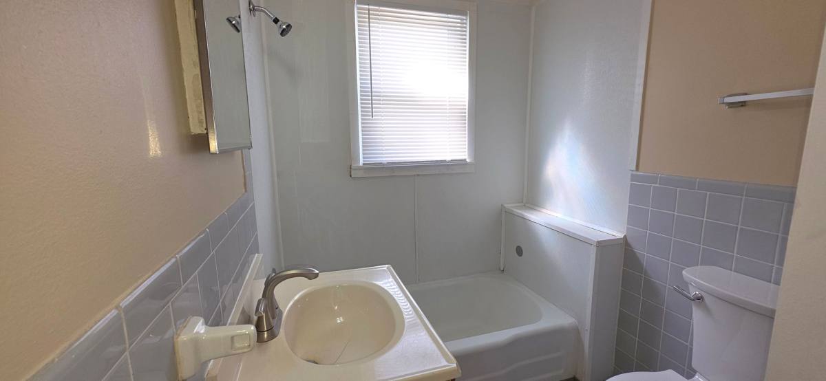 Apartment for rent at 826-830 S Link, Springfield, MO 65802