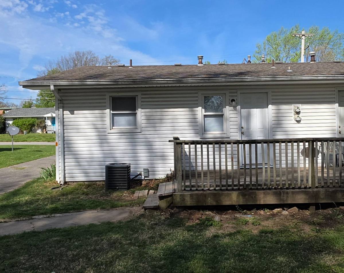Apartment for rent at 826-830 S Link, Springfield, MO 65802