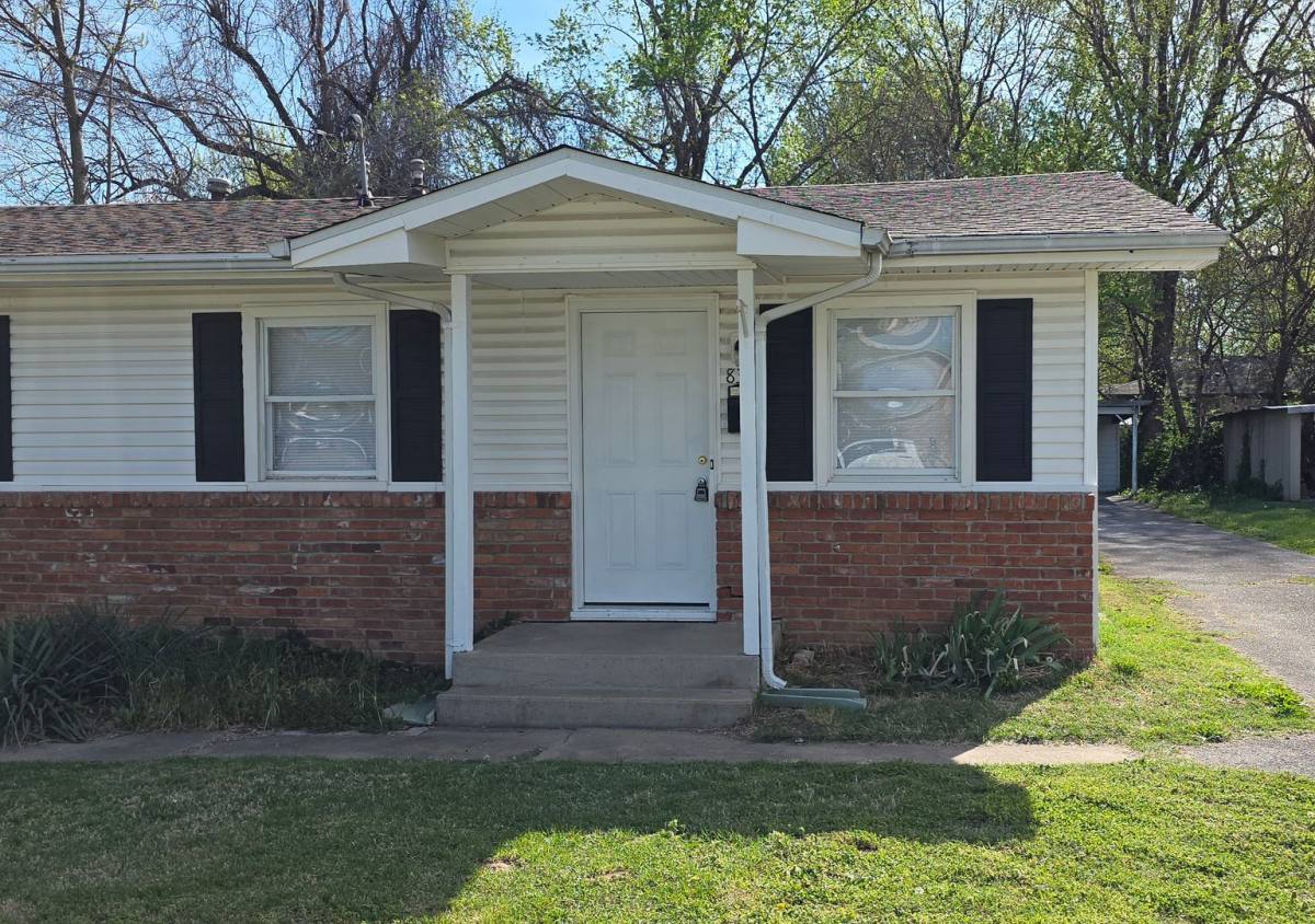 Apartment for rent at 826-830 S Link, Springfield, MO 65802