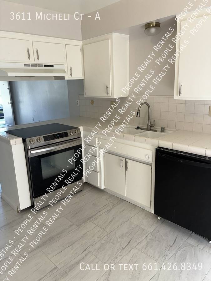 Apartment for rent at 3611 Micheli Court #A, Bakersfield, CA 93309