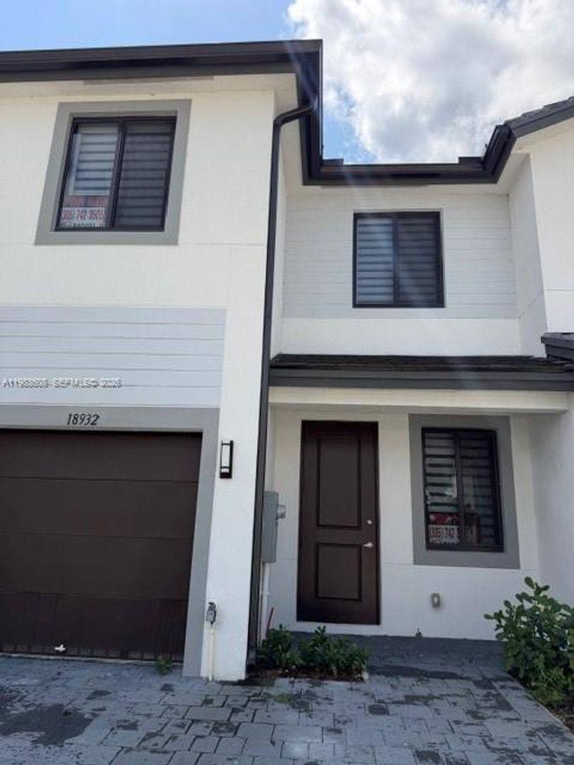 Townhouse for rent at 18943 SW 345th Terrace, Homestead, FL 33034