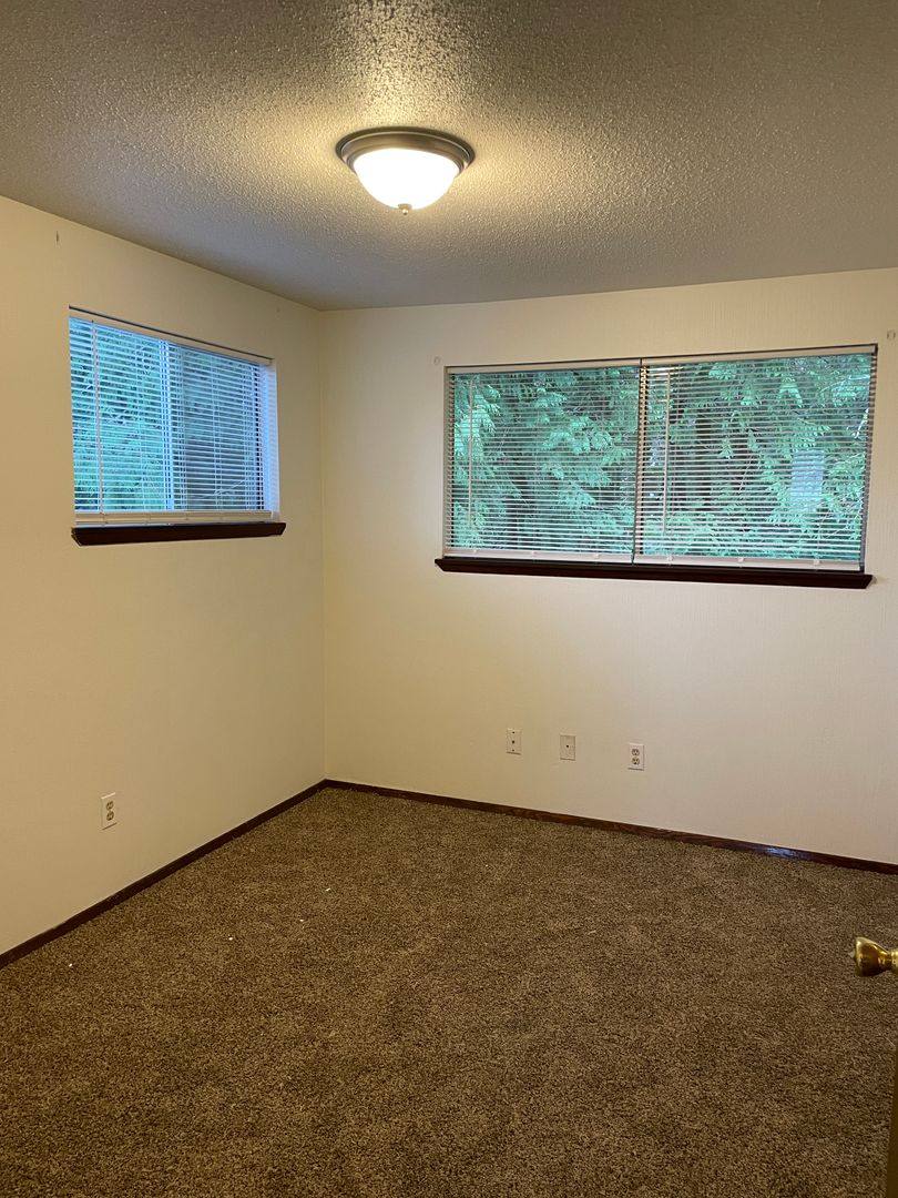Apartment for rent at 1314 S 2nd St, Shelton, WA 98584