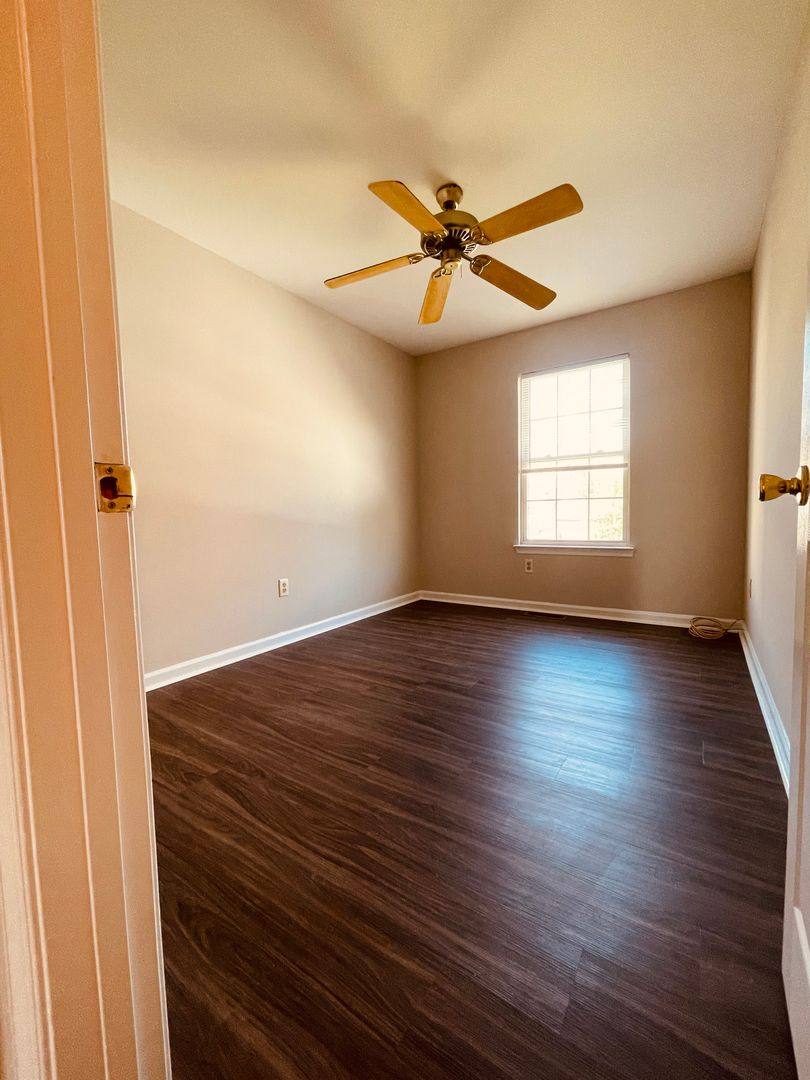 Townhouse for rent at 1505 W 5th St, Wilmington, DE 19805