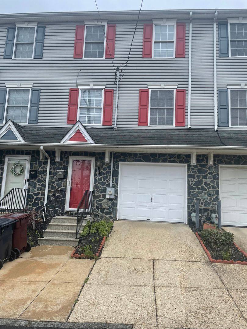 Townhouse for rent at 1505 W 5th St, Wilmington, DE 19805
