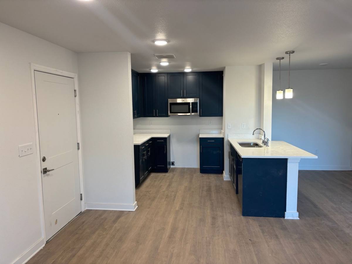 Apartment for rent at 25231 W 100th St, Lenexa, KS 66227
