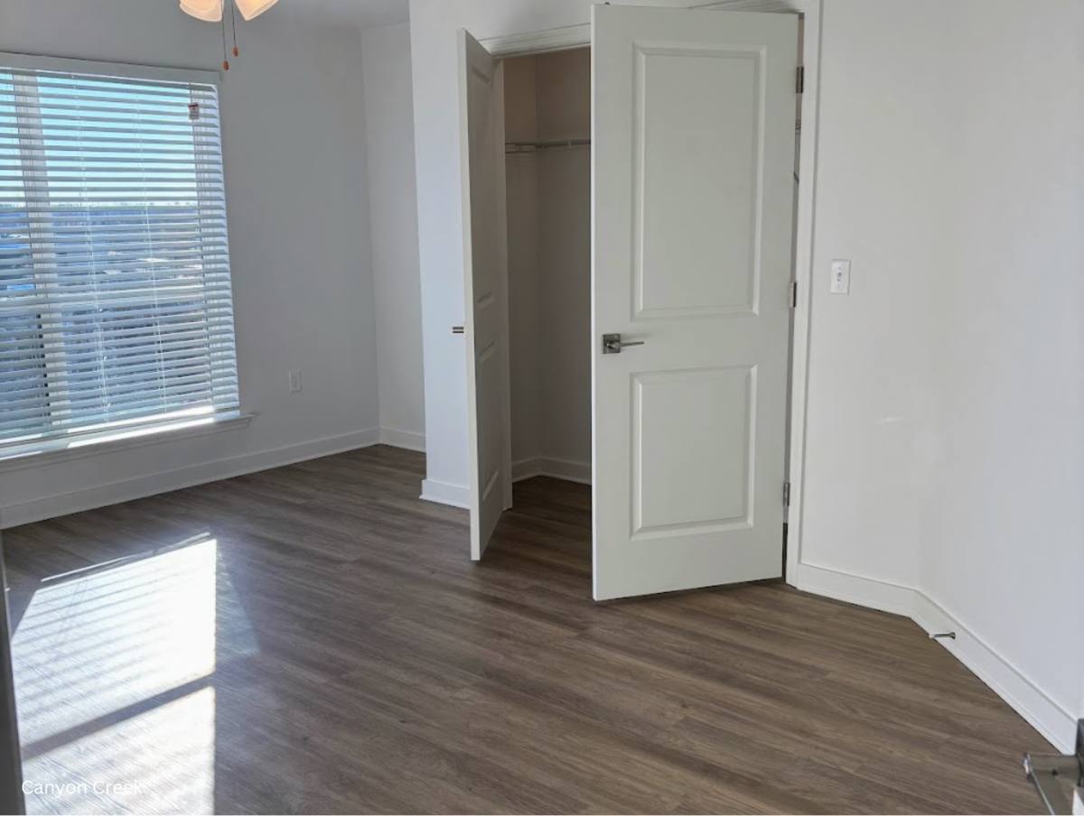 Apartment for rent at 25231 W 100th St, Lenexa, KS 66227