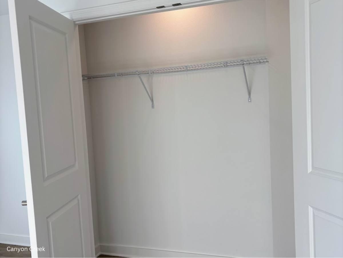 Apartment for rent at 25231 W 100th St, Lenexa, KS 66227