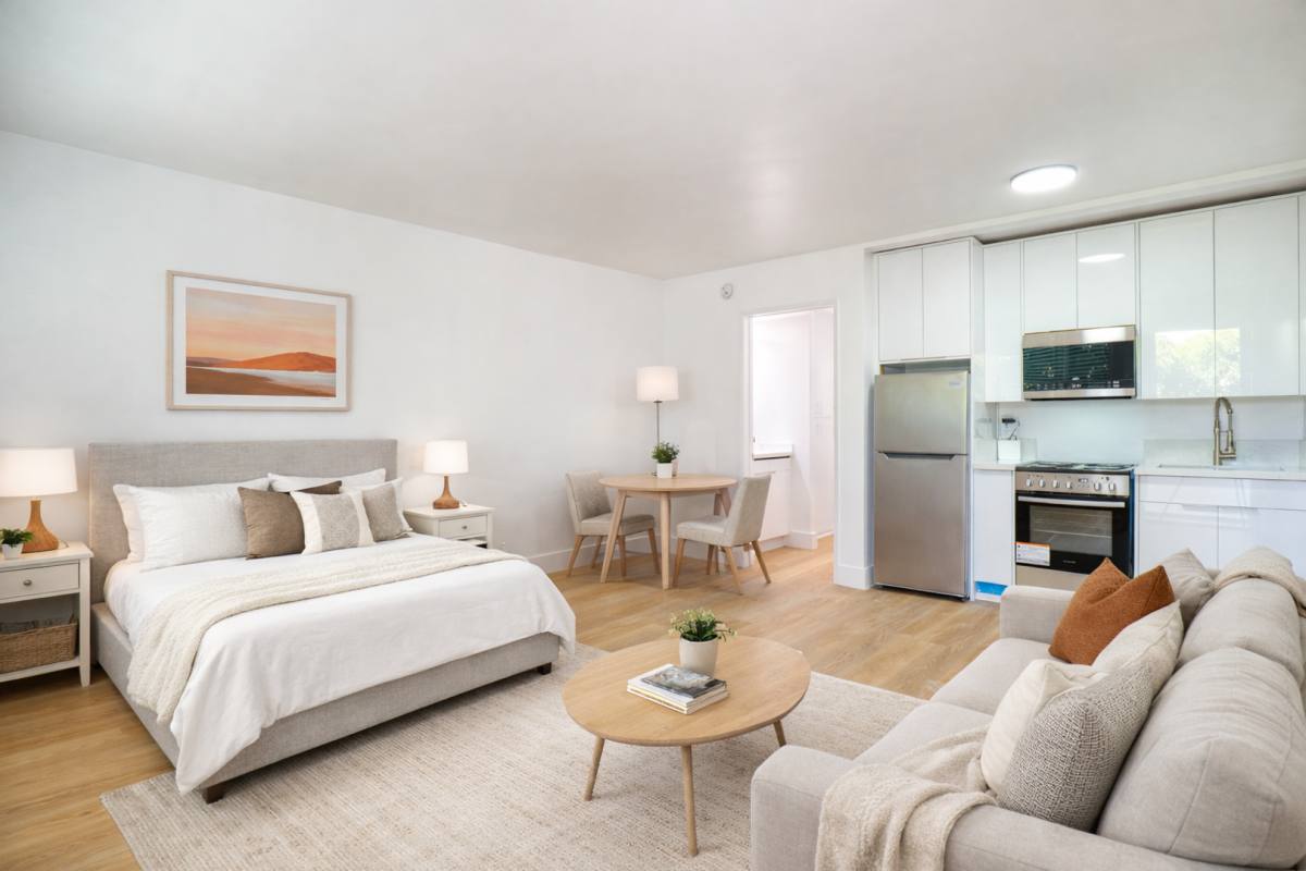 Apartment for rent at 3721 Westwood Blvd, Los Angeles, CA 90034