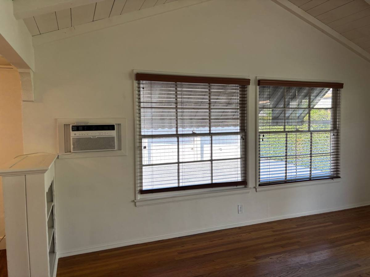 Apartment for rent at 5069-5071 Kester Ave, Sherman Oaks, CA 91403