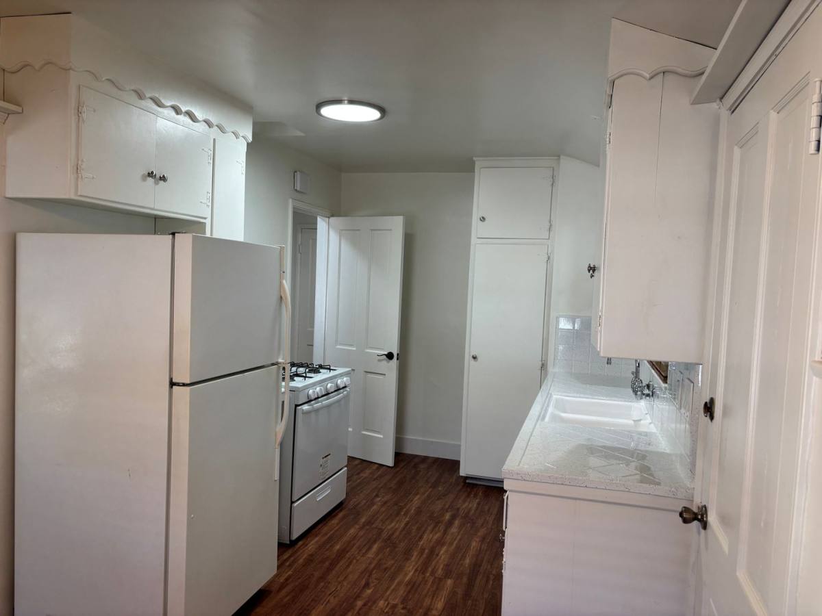 Apartment for rent at 5069-5071 Kester Ave, Sherman Oaks, CA 91403