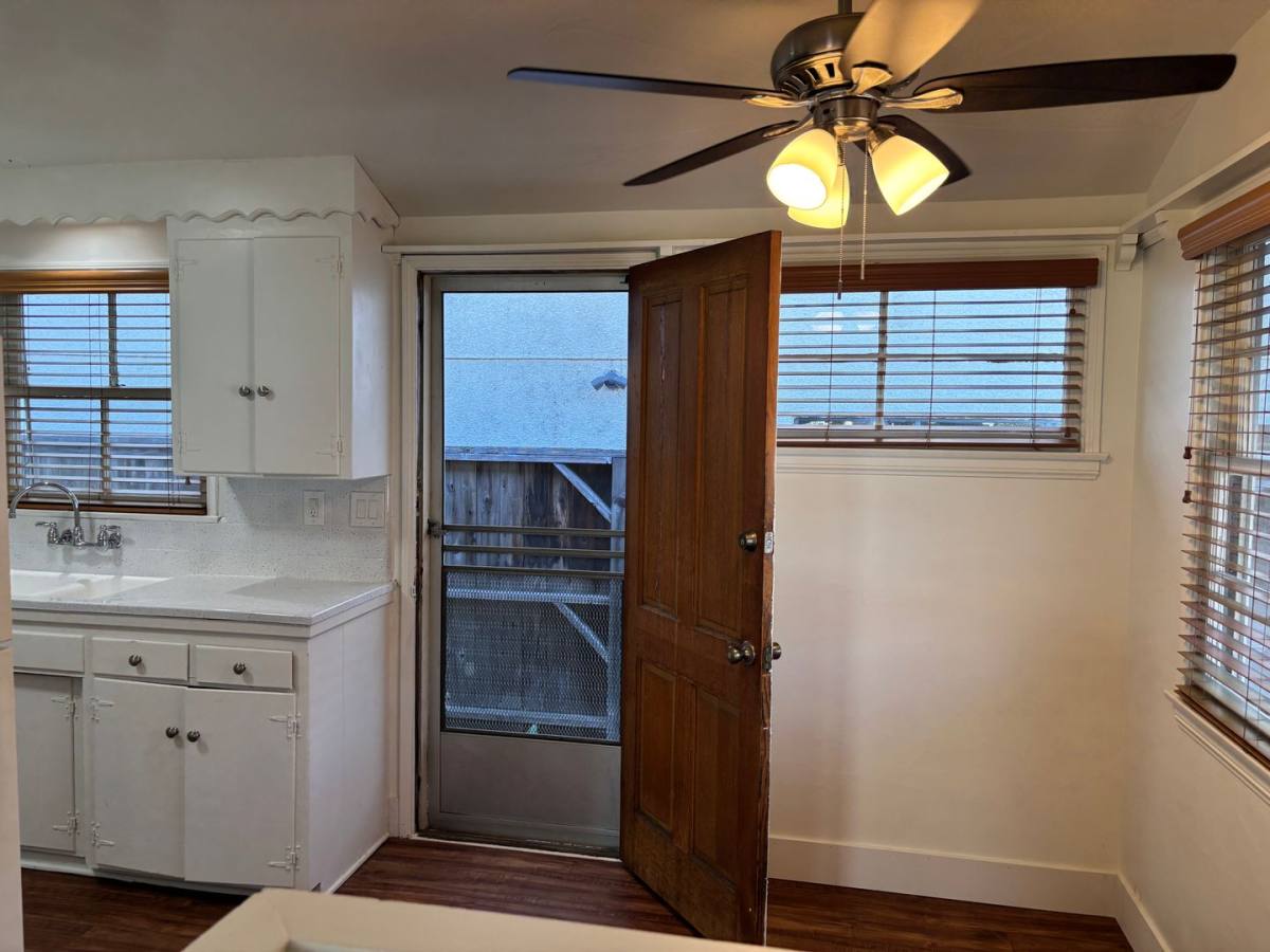 Apartment for rent at 5069-5071 Kester Ave, Sherman Oaks, CA 91403